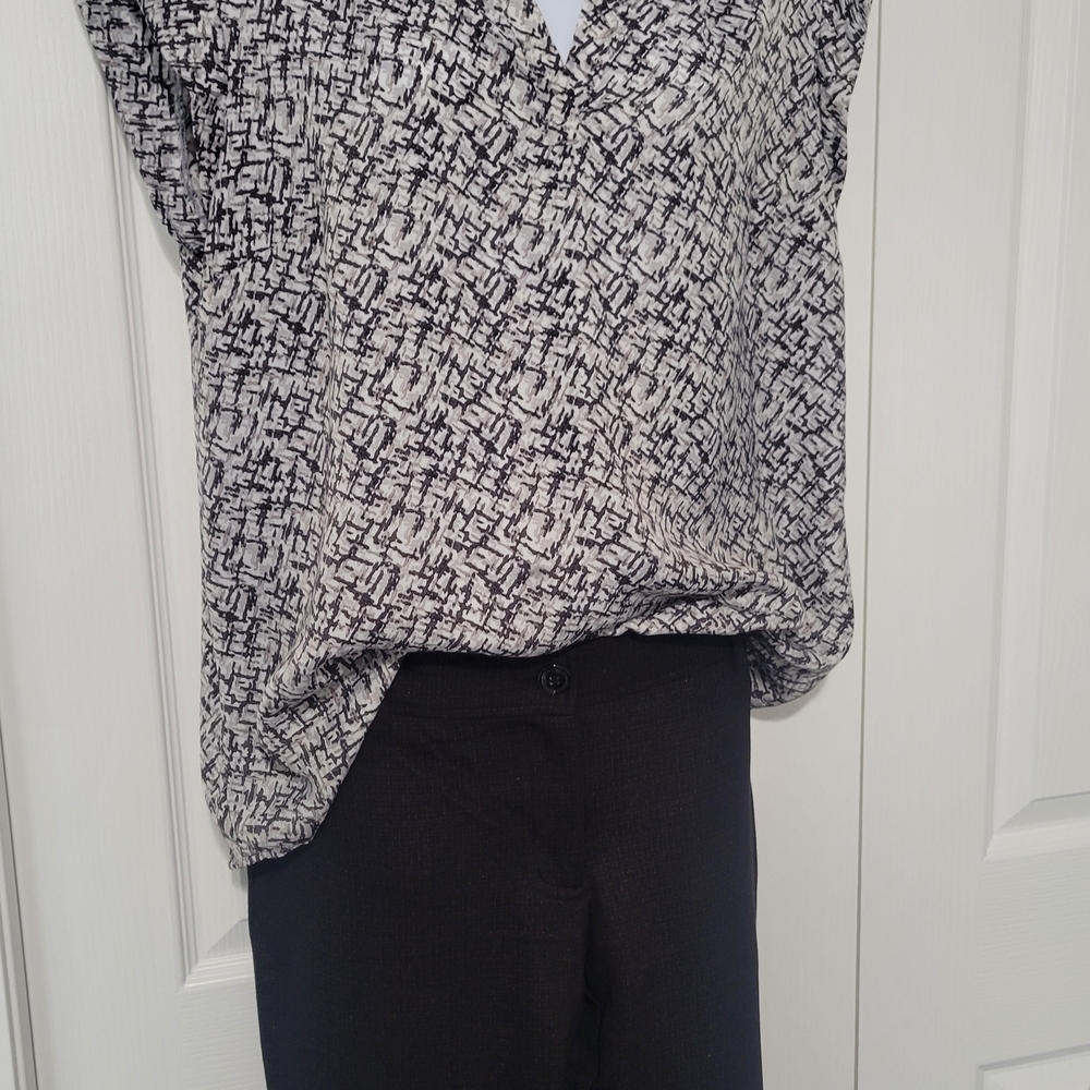 Black and White Patterned Women's Top